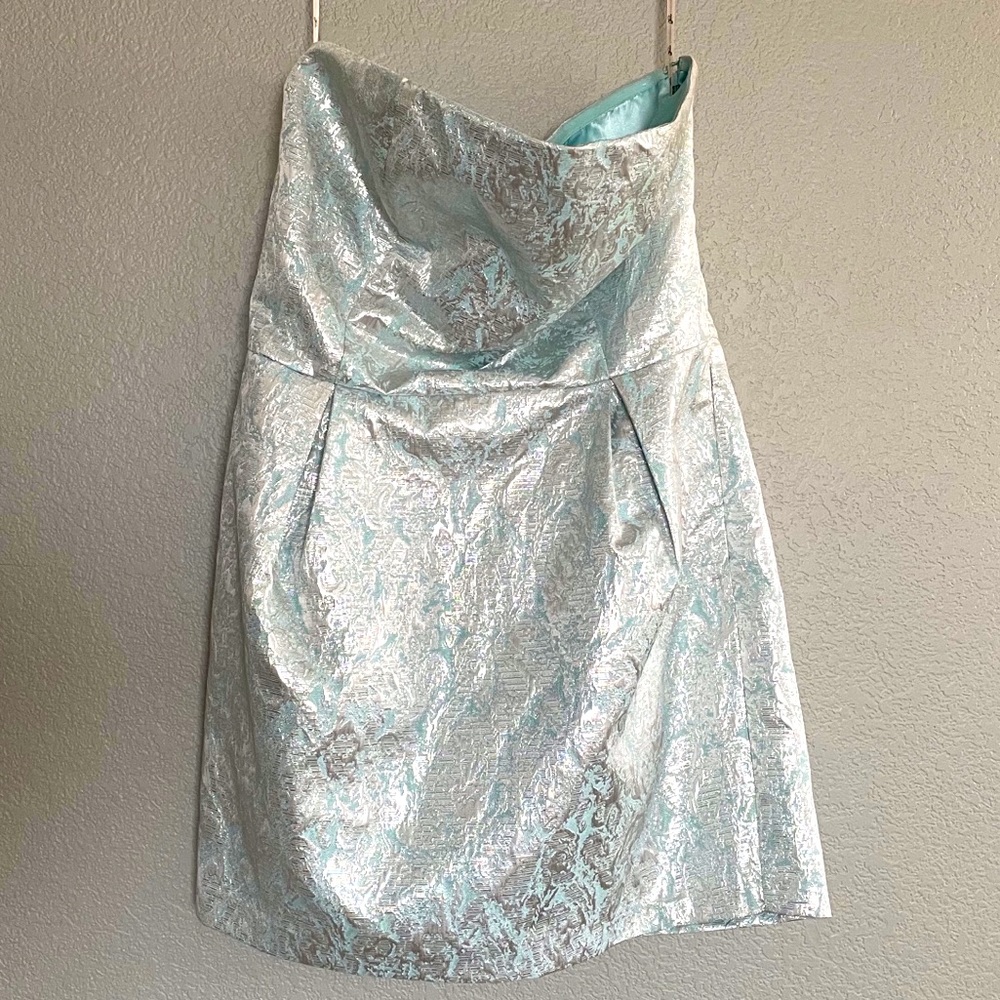 L Forever 21 Exclusive Strapless Mini Dress